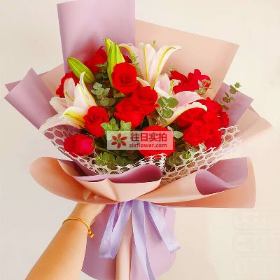 荆门18朵红玫瑰百合,真情相守一生